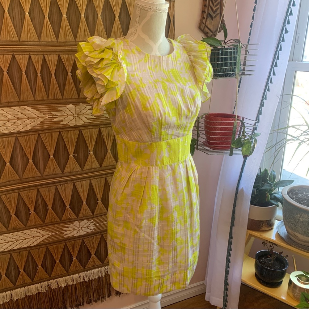 Super Pretty Neon Yellow & Beige Ruffle Shoulder Jessica Simpson Dress Size 6